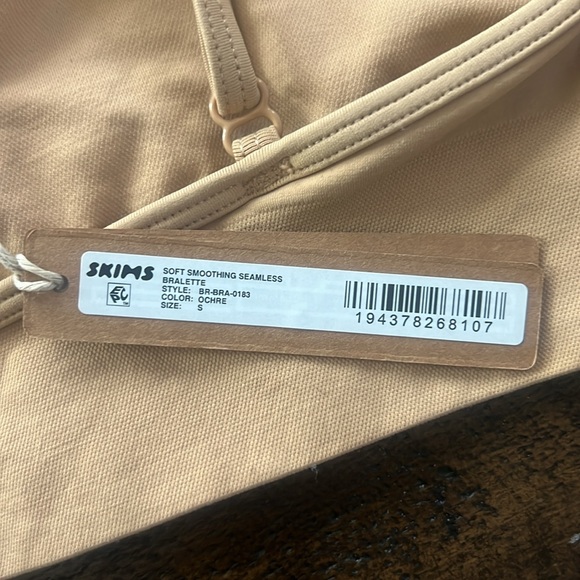 Skims Smoothing Bralette Sporty - Picture 6 of 16